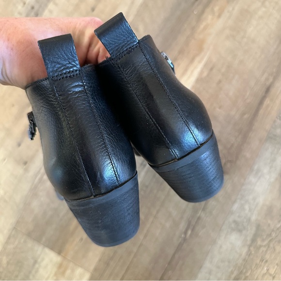 Vionic Women's Cecily Boots - Picture 8 of 12